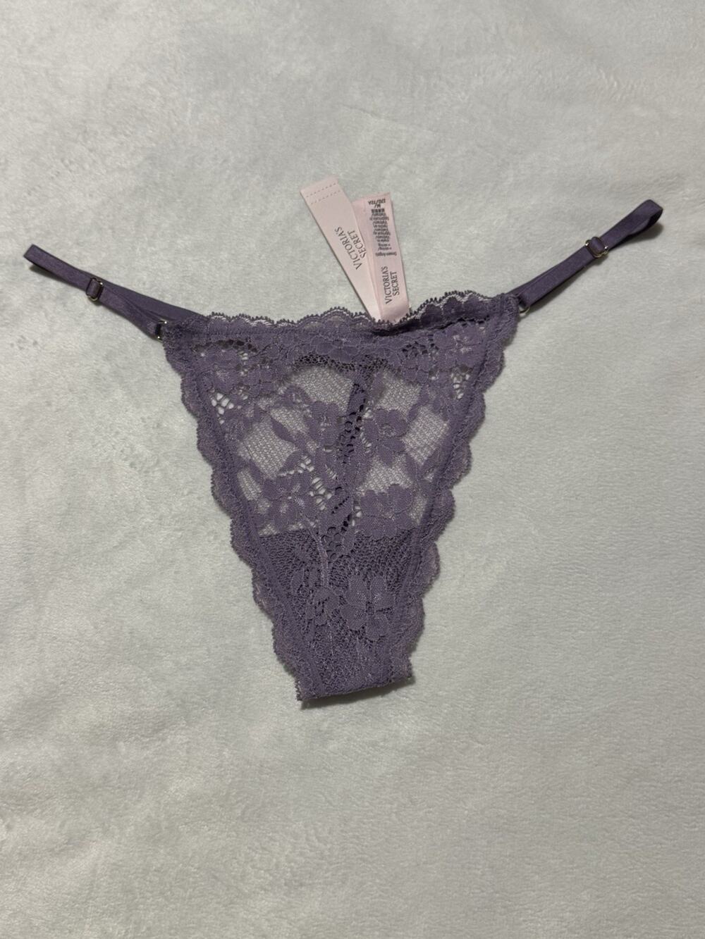 Victoria's Secret Dream Angels Lace V-String Thong Panty Lilac Purple Medium NWT